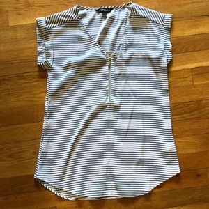 Express women’s XS striped white/blk short sleeve